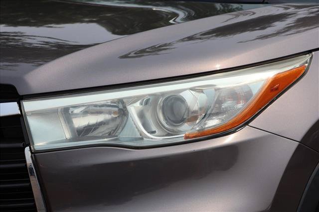 Used 2016 Toyota Highlander XLE AWD/4WD image 10