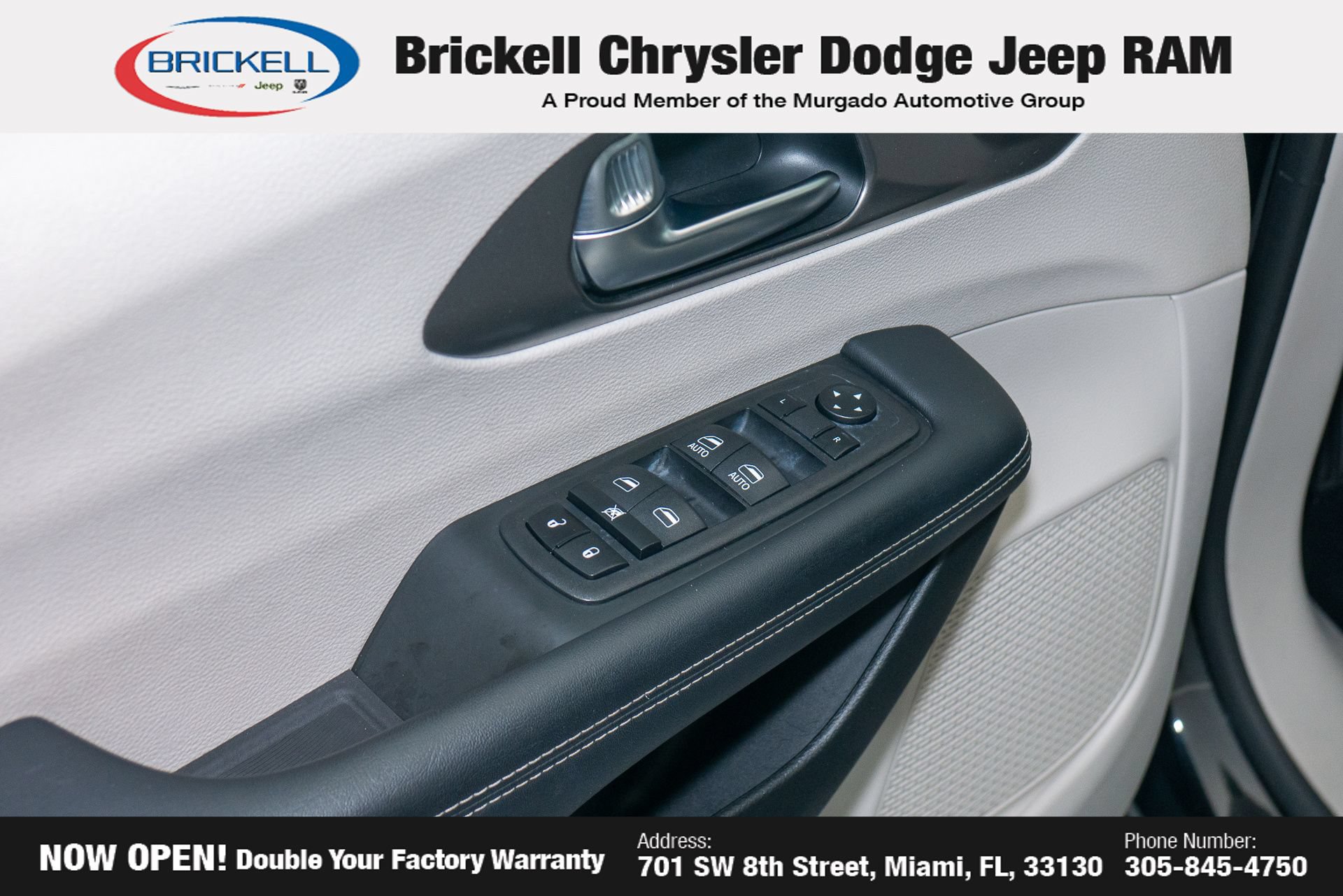 Used 2023 Chrysler Pacifica Touring-L FWD image 19
