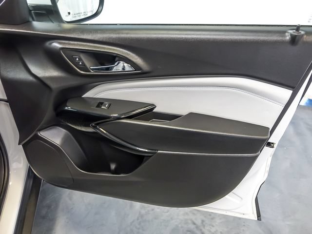 Used 2025 Chevrolet Trax LT w/ LT Convenience Package FWD image 29