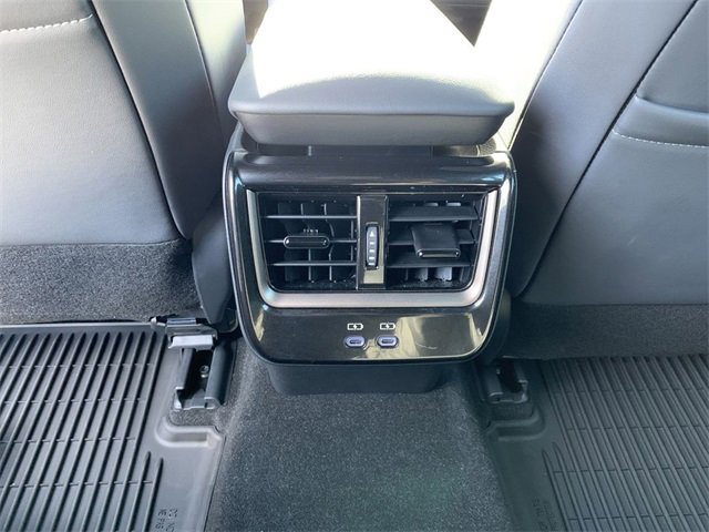 Used 2025 Toyota Crown Signia image 32