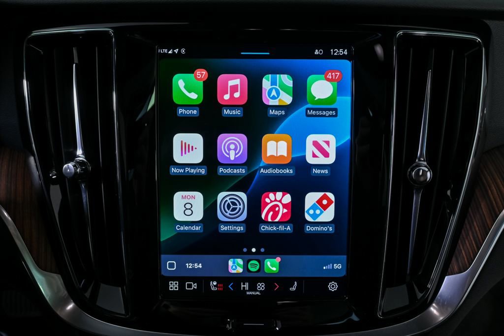 Certified 2025 Volvo V60 B5 Cross Country Plus image 17