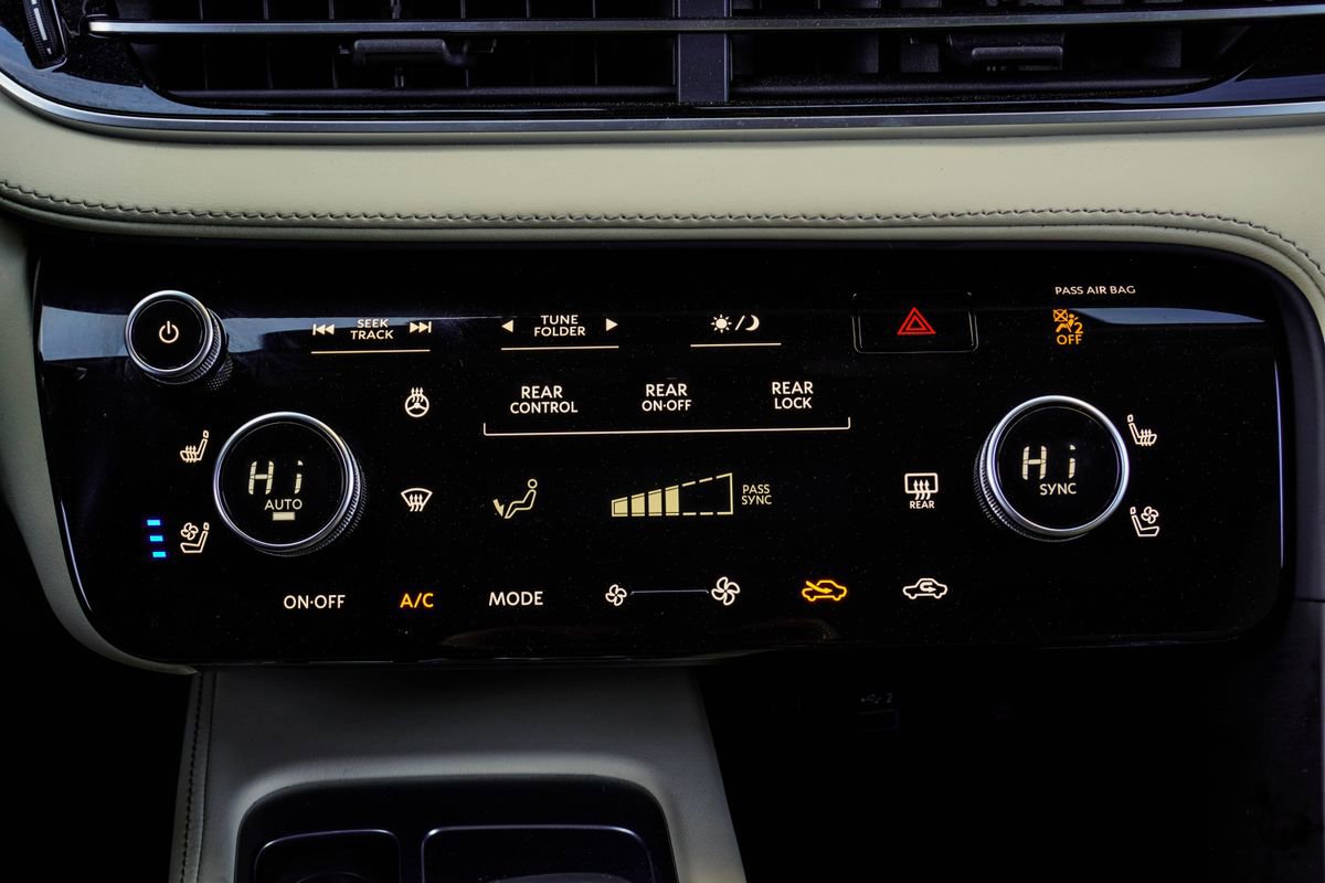 Used 2023 INFINITI QX60 Luxe w/ Performance Audio Package image 25