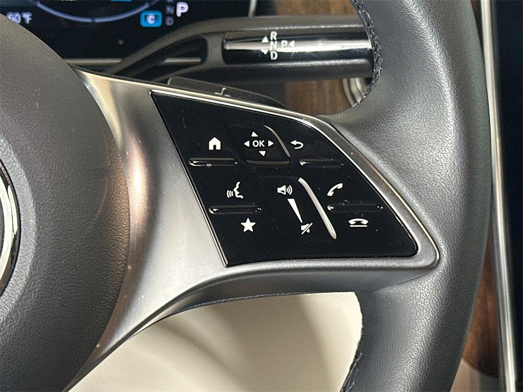 Certified 2025 Mercedes-Benz GLC 300 image 28