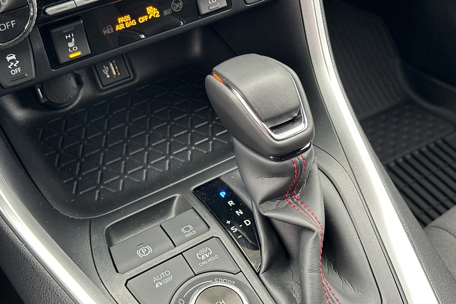 Certified 2025 Toyota RAV4 SE image 21