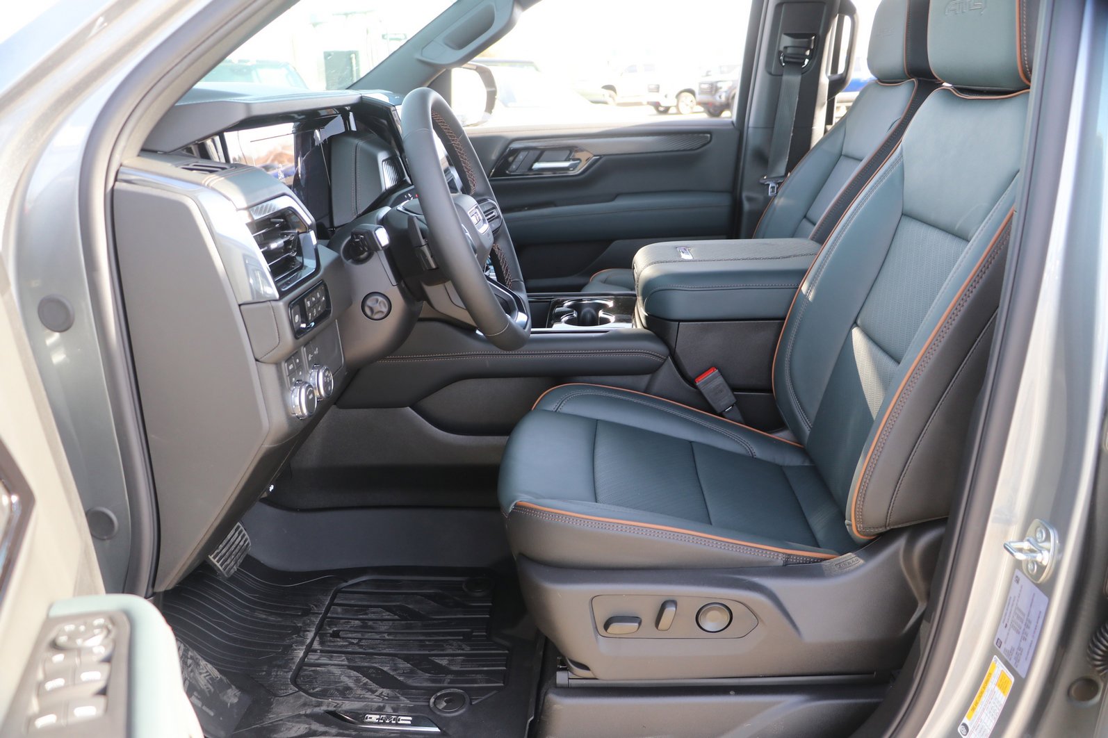 New 2026 GMC Yukon XL AT4 w/ AT4 Premium Package image 13