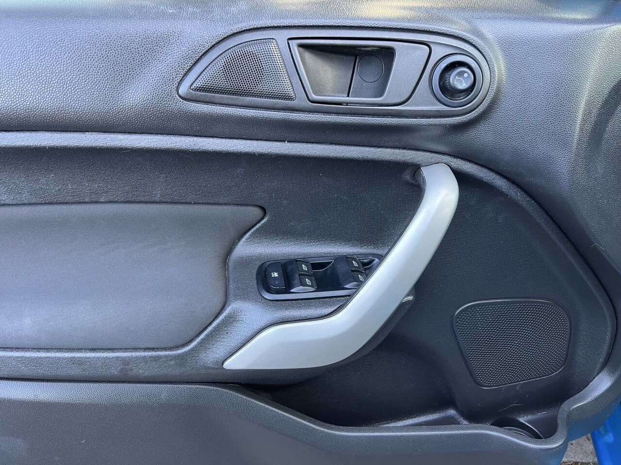 Used 2012 Ford Fiesta SE image 26