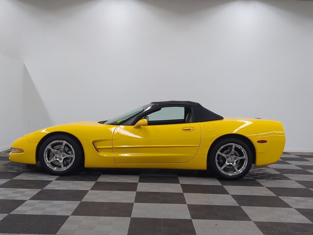 Used 2002 Chevrolet Corvette Convertible w/ Preferred Equipment Group2 RWD image 4