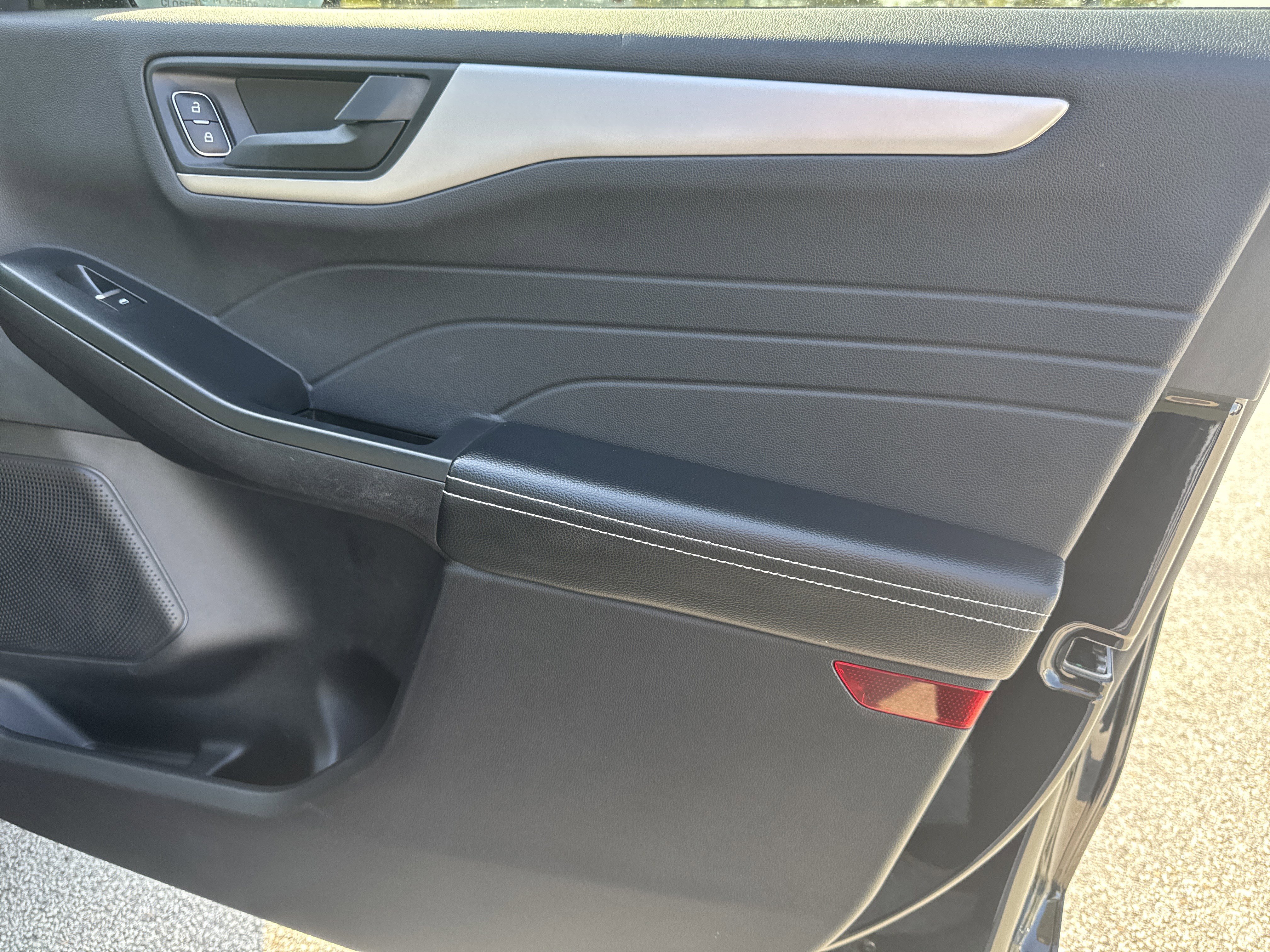 Used 2022 Ford Escape SE image 22