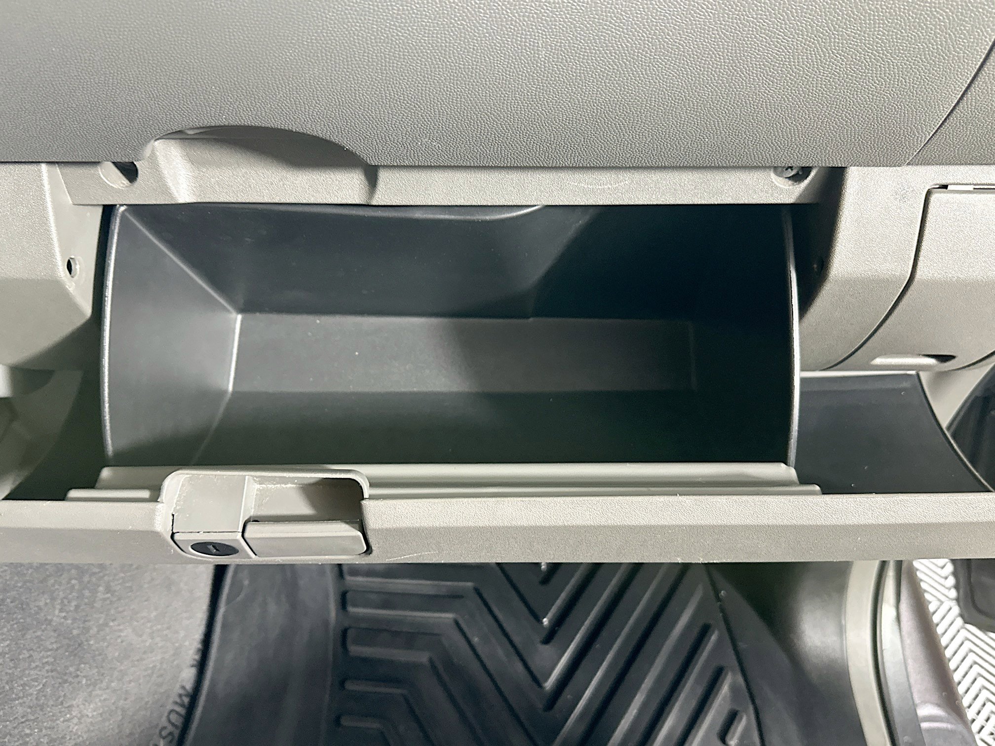 Used 2020 Nissan Frontier SV w/ Midnight Edition Floor Mats image 31