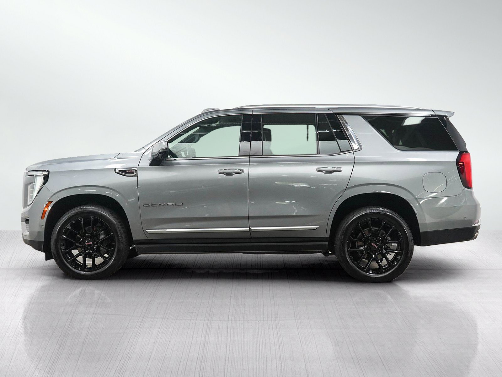 Used 2025 GMC Yukon Denali w/ Sun & Power Step Package AWD/4WD image 2