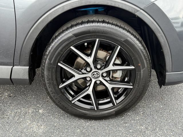 Used 2016 Toyota RAV4 SE FWD image 9