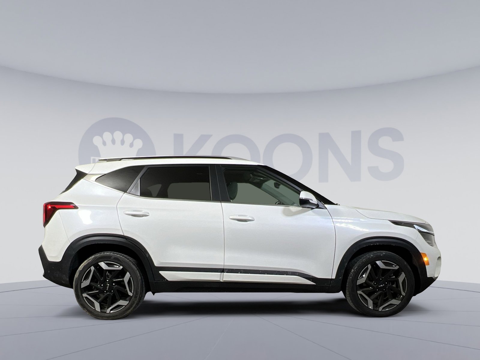 Used 2025 Kia Seltos SX w/ SX Sunroof Package image 7