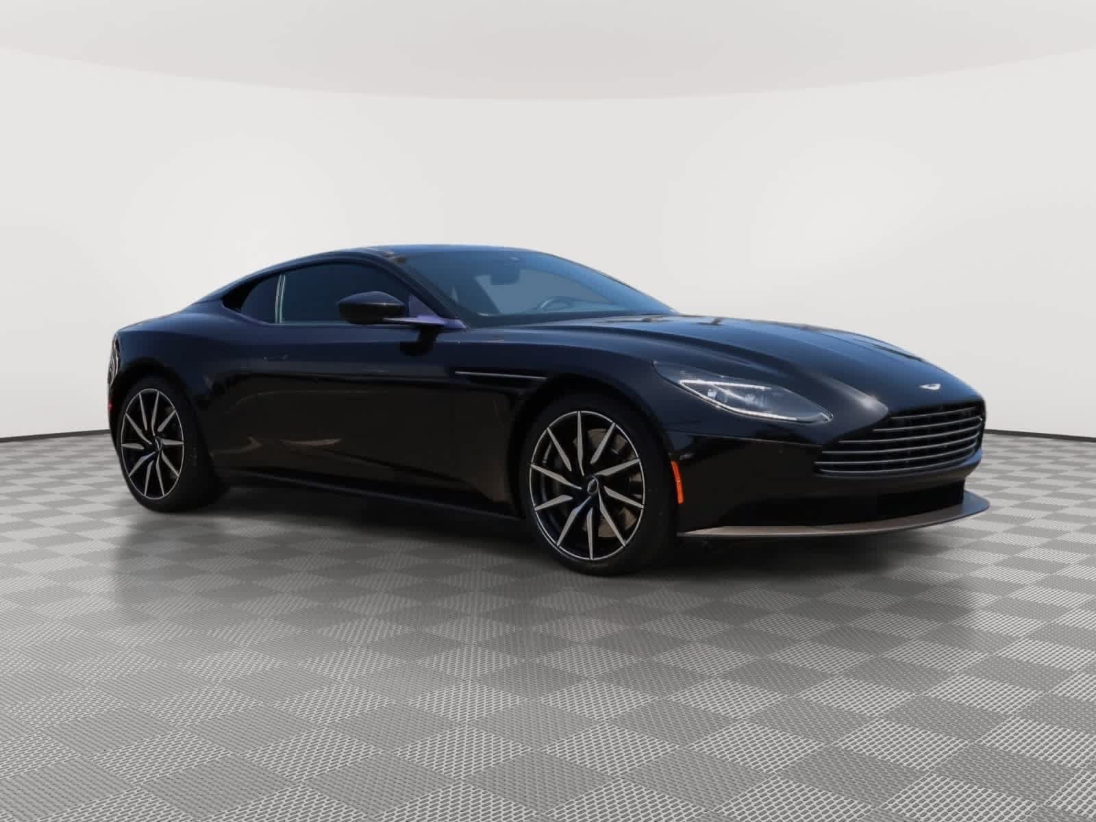 Used 2020 Aston Martin DB11 Coupe RWD image 3