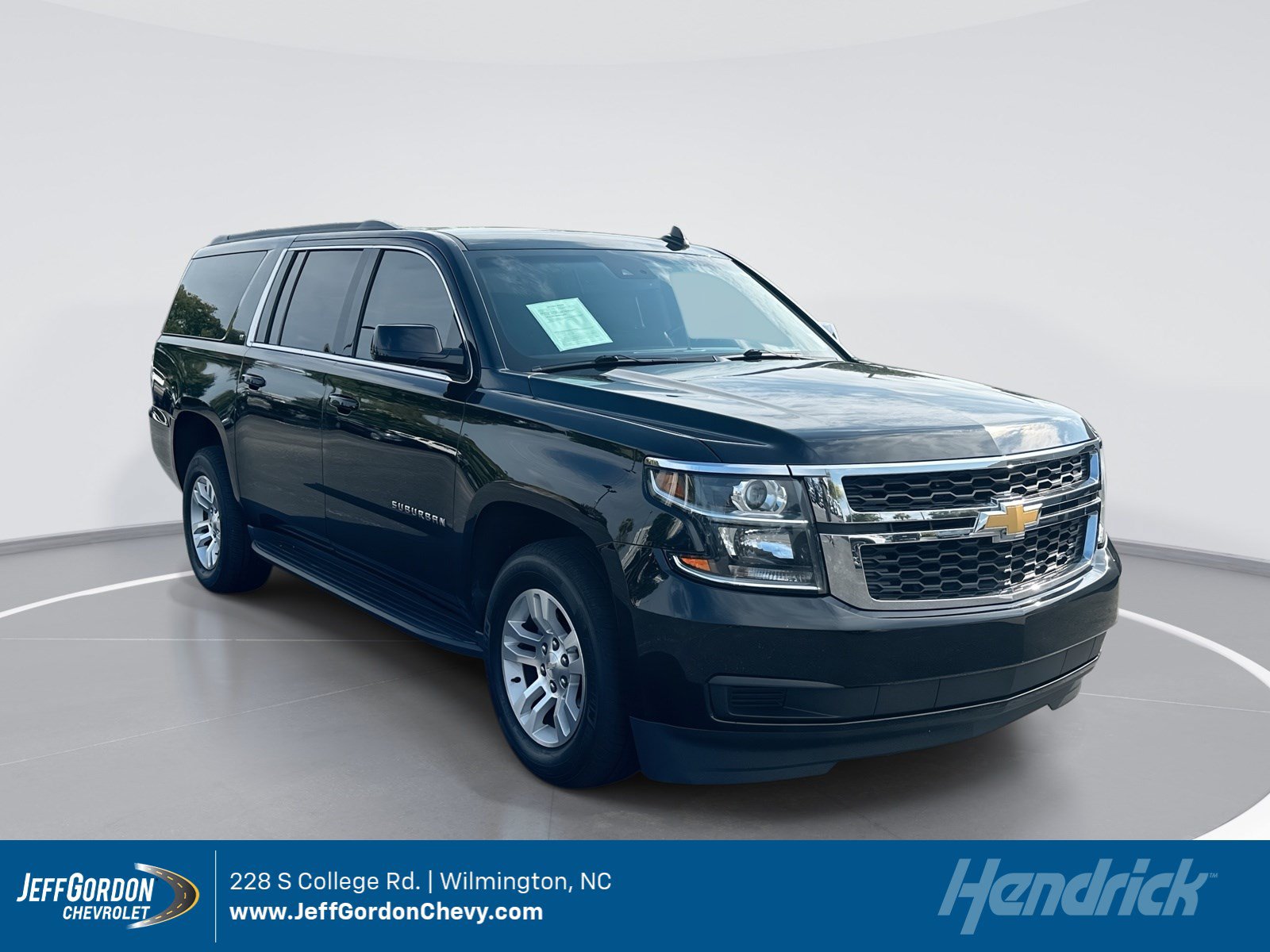 Used 2018 Chevrolet Suburban LT AWD/4WD image 1
