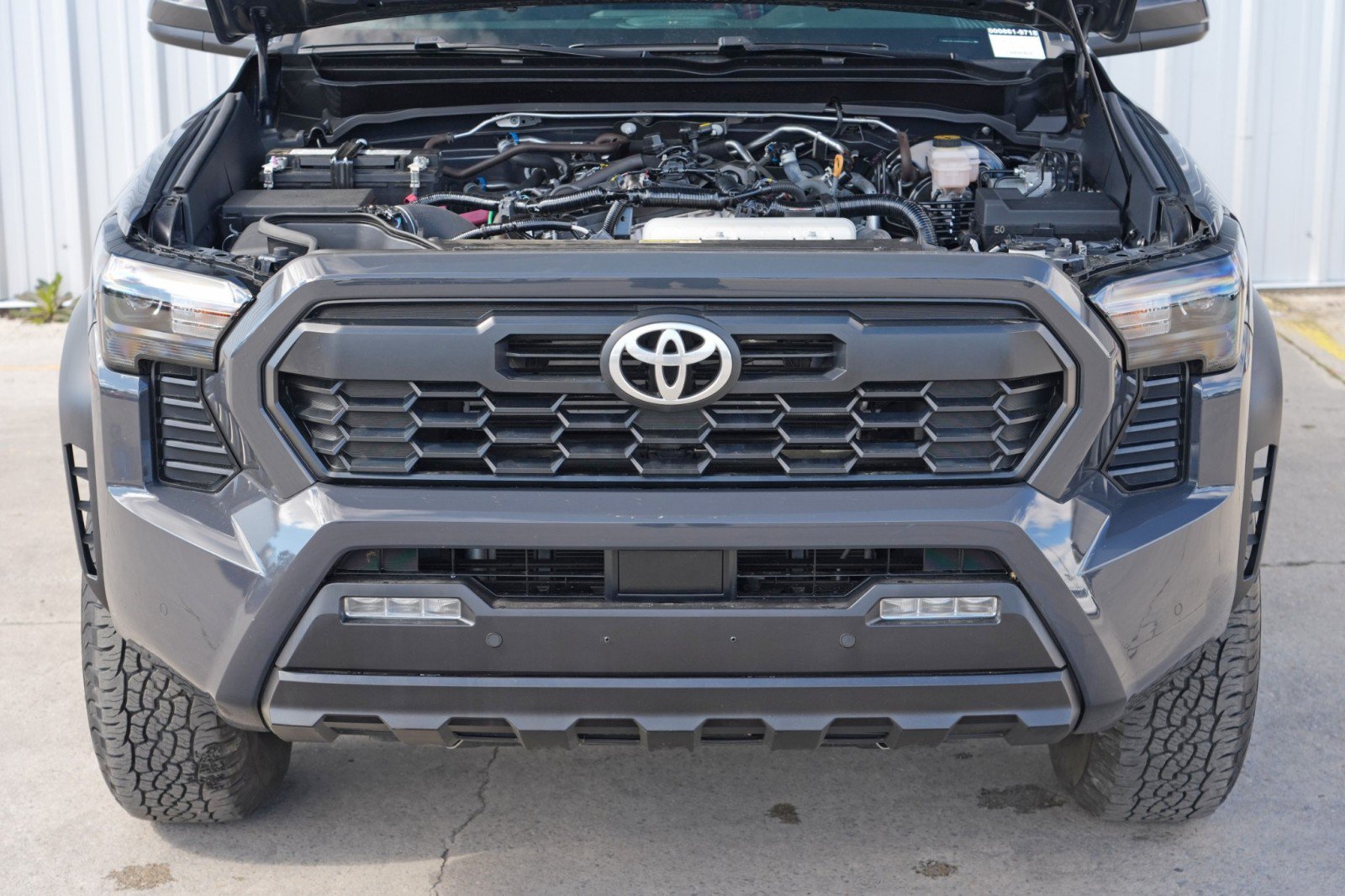 Used 2024 Toyota Tacoma TRD Off-Road w/ TRD Off Road Upgrade Package AWD/4WD image 8