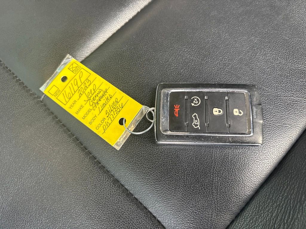 Certified 2023 Jeep Grand Cherokee Limited w/ Black Appearance Package image 29