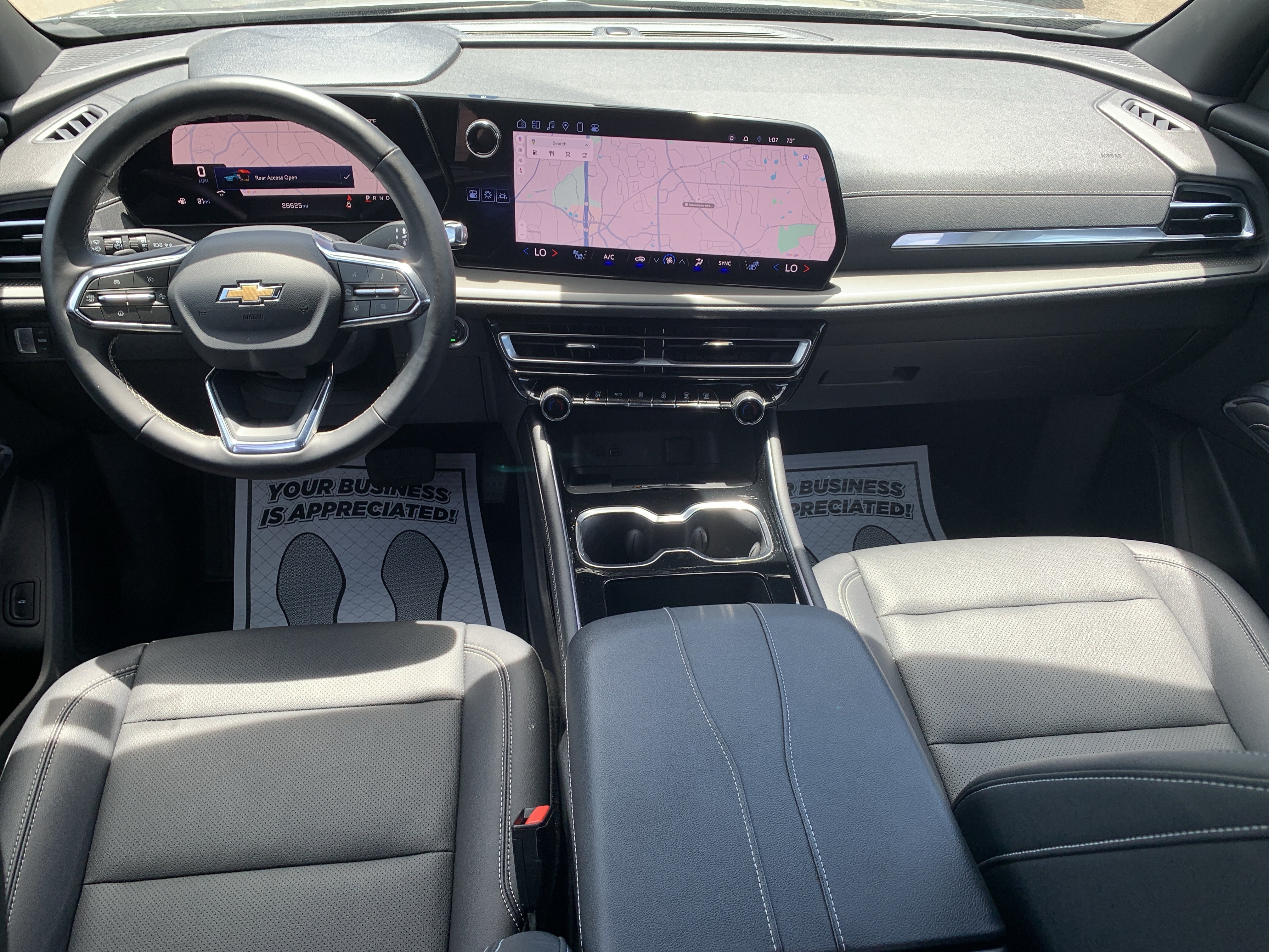 Used 2025 Chevrolet Traverse LT FWD image 38