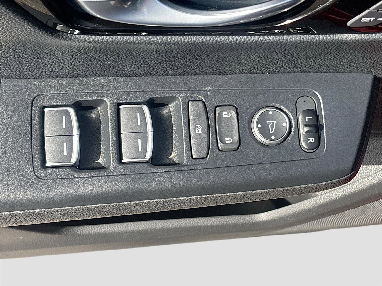 Used 2025 Honda CR-V EX-L image 18