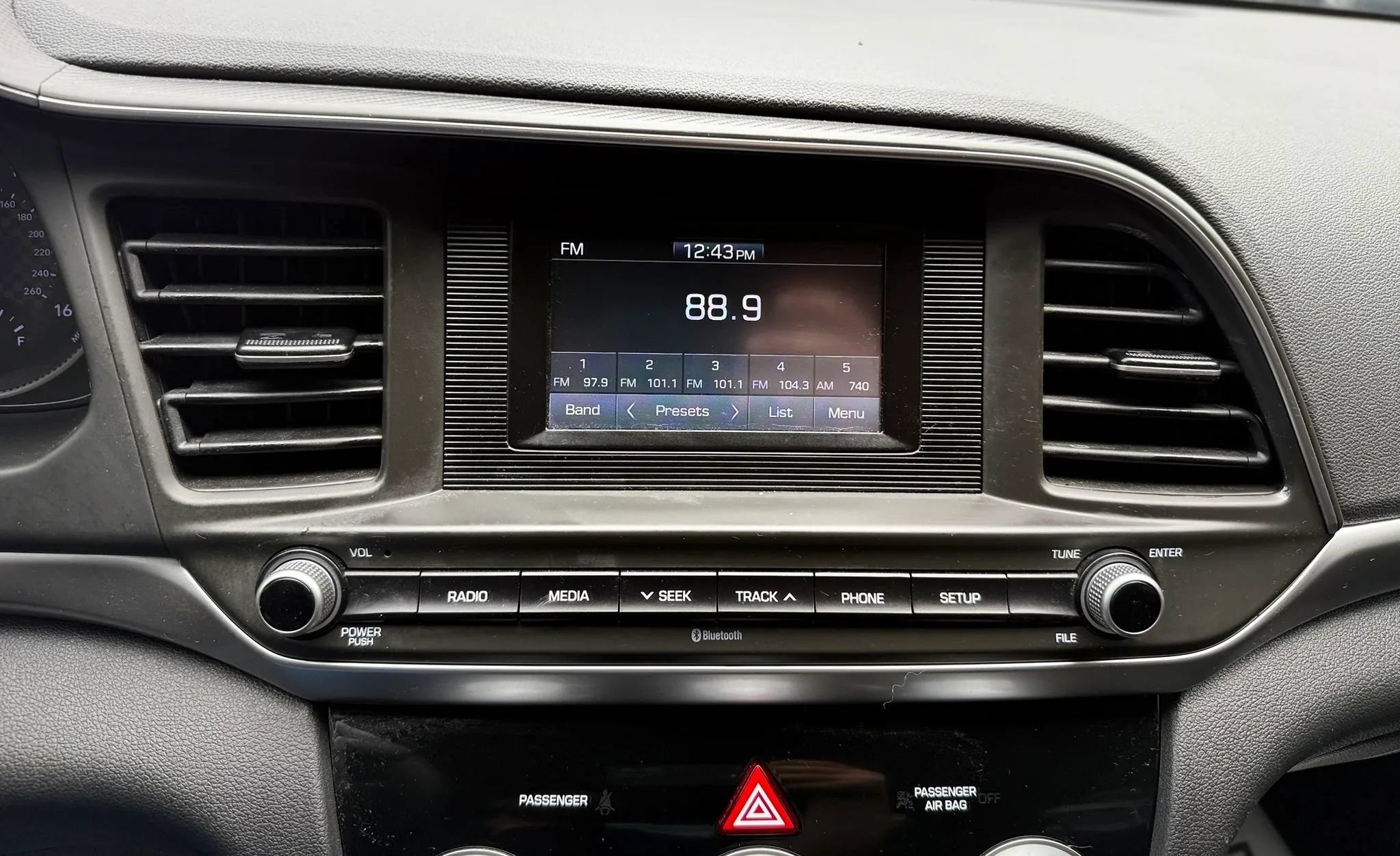 Used 2019 Hyundai Elantra SE w/ Cargo Package FWD image 16