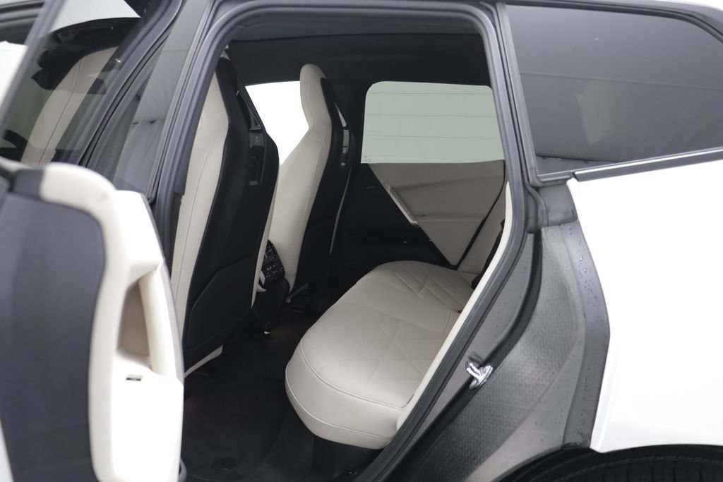 Used 2024 BMW iX xDrive50 w/ Premium Package AWD/4WD image 15
