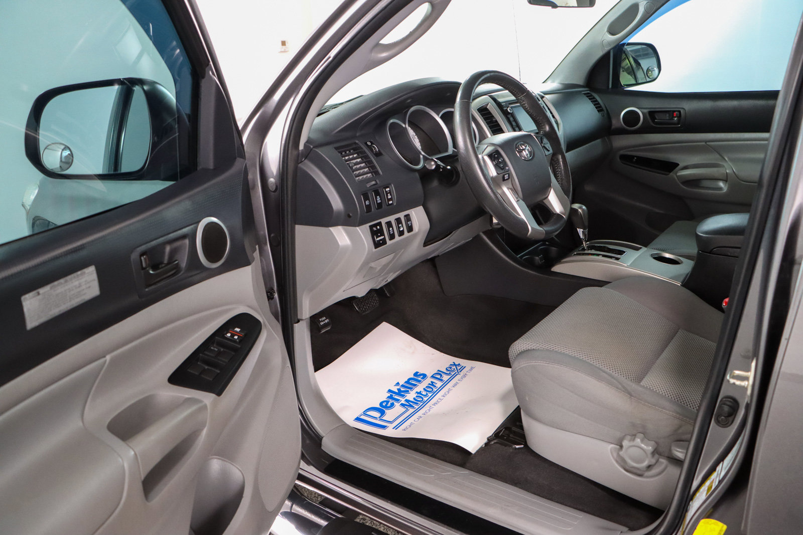 Used 2015 Toyota Tacoma 4x4 Double Cab image 3