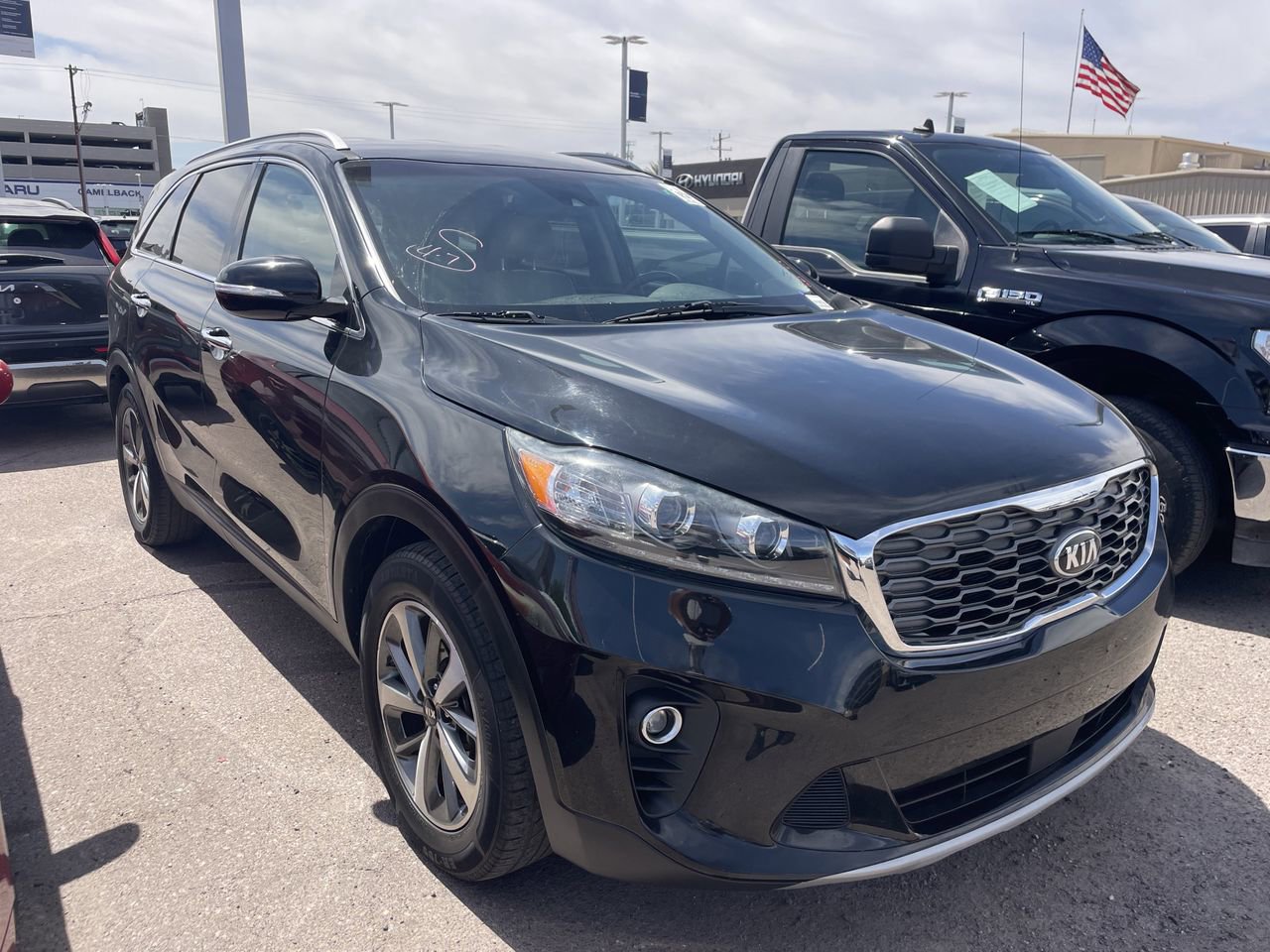 Used 2019 Kia Sorento EX image 2