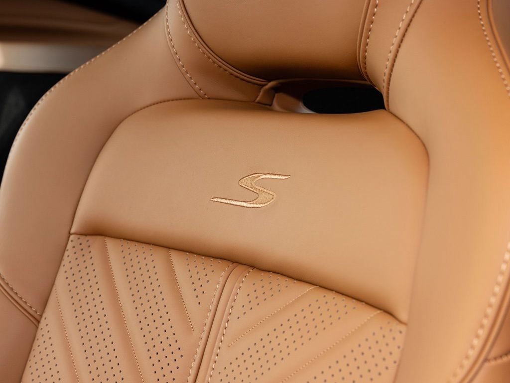New 2026 Aston Martin V8 Vantage S RWD image 27