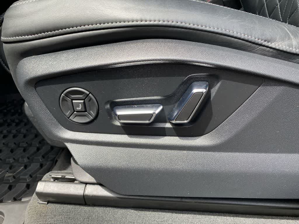 Used 2023 Audi SQ7 Prestige AWD/4WD image 15