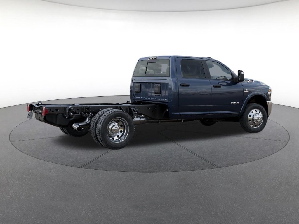 New 2026 RAM 4500 4x4 Crew Cab DRW image 4