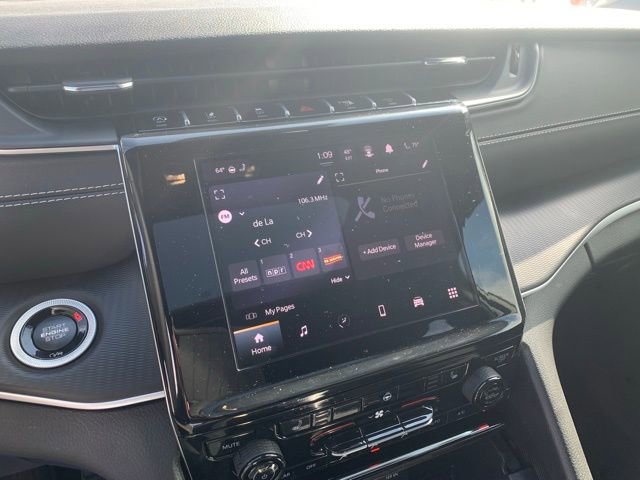 Used 2025 Jeep Grand Cherokee L Laredo w/ Luxury Tech Group I image 16