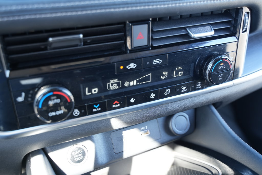 Used 2022 Nissan Rogue Platinum w/ Head-Up Display Package FWD image 37