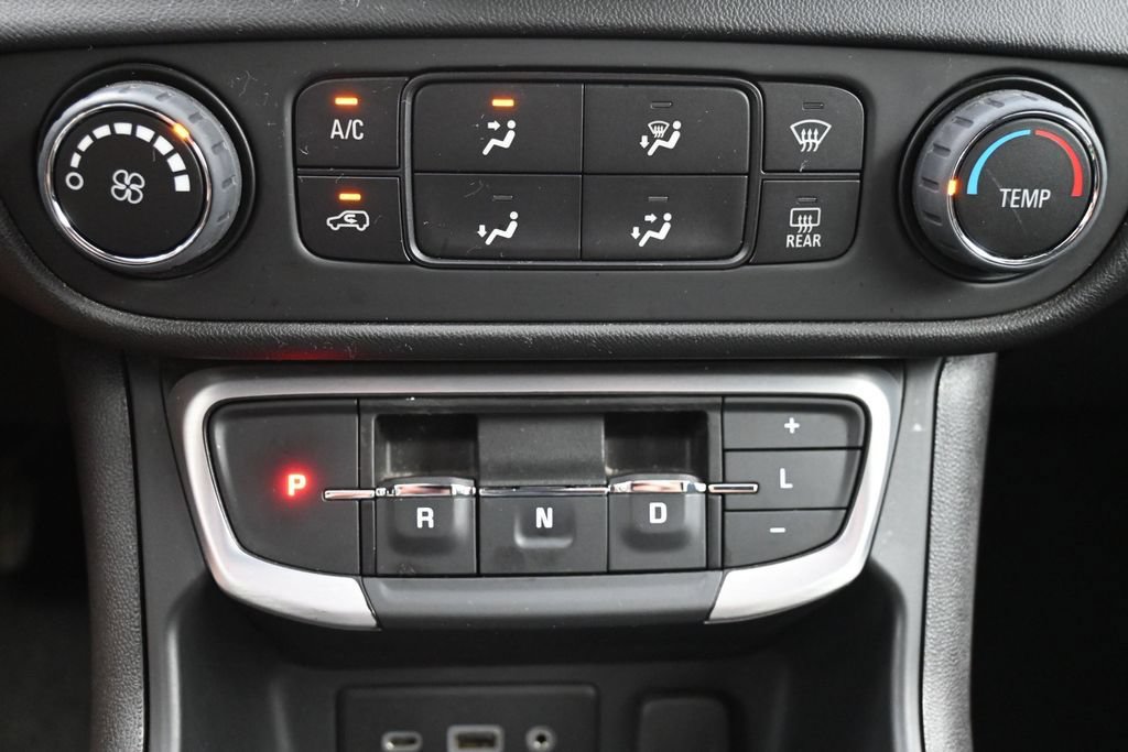 Used 2024 GMC Terrain SLE AWD/4WD image 13