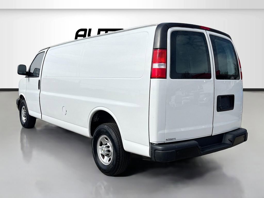Used 2024 Chevrolet Express 3500 Extended w/ Driver Convenience Package image 5