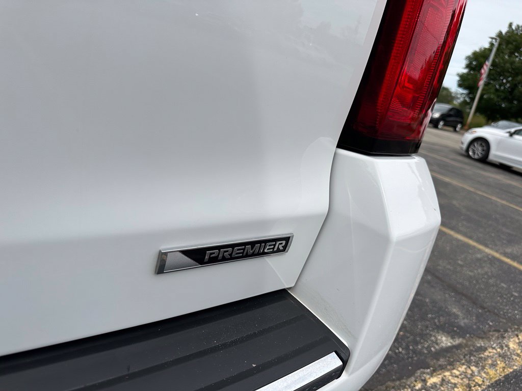 Used 2018 Chevrolet Suburban Premier AWD/4WD image 27