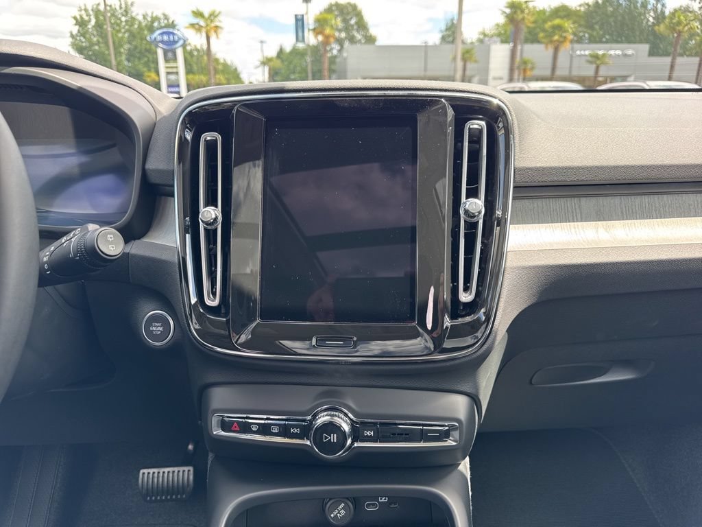 New 2026 Volvo XC40 B5 Plus w/ Climate Package AWD/4WD image 25