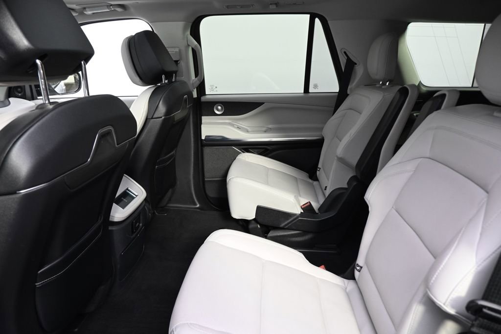 New 2026 Lincoln Navigator Reserve w/ Jet Appearance Package AWD/4WD image 21