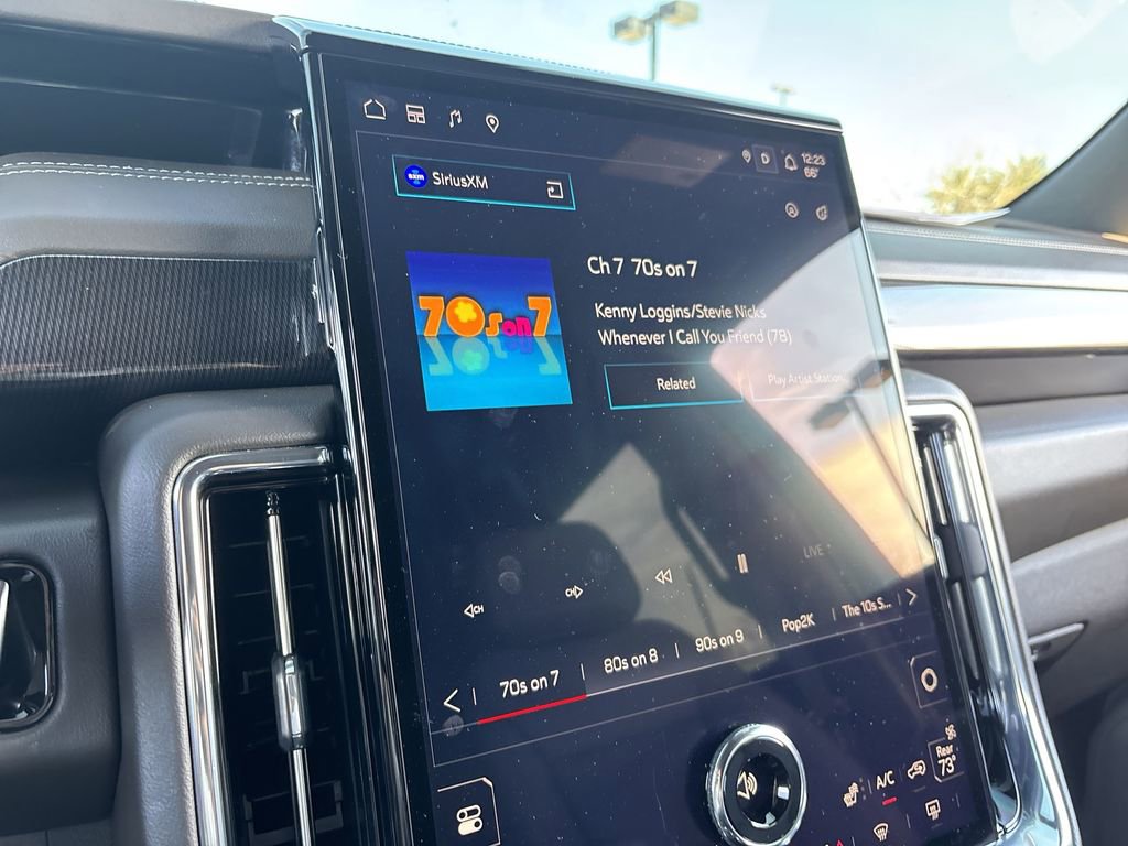 Used 2025 GMC Yukon Elevation image 13