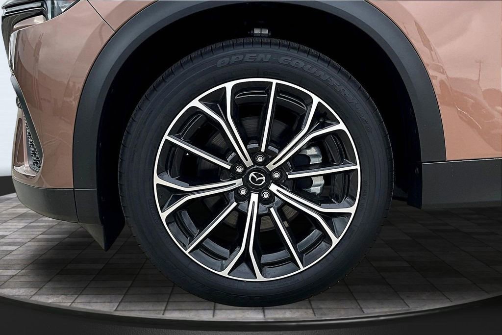 New 2025 MAZDA CX-70 Plug-In Hybrid w/ Premium Plus AWD/4WD image 14