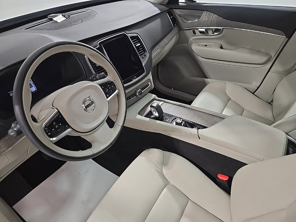 Used 2024 Volvo XC90 B6 Plus w/ Protection Package Premier image 18