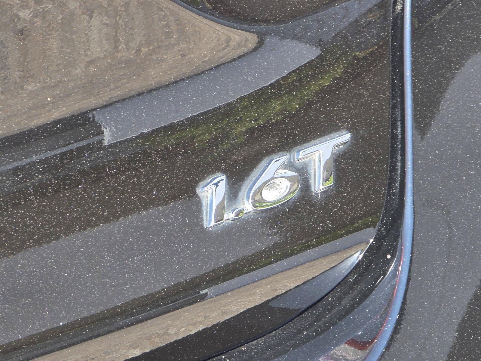 Used 2020 Hyundai Veloster Turbo FWD image 39