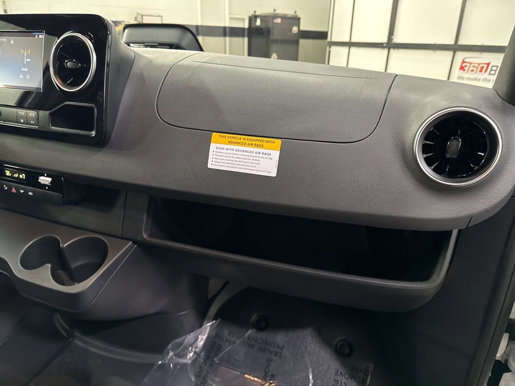 Used 2025 Mercedes-Benz Sprinter 3500 image 10