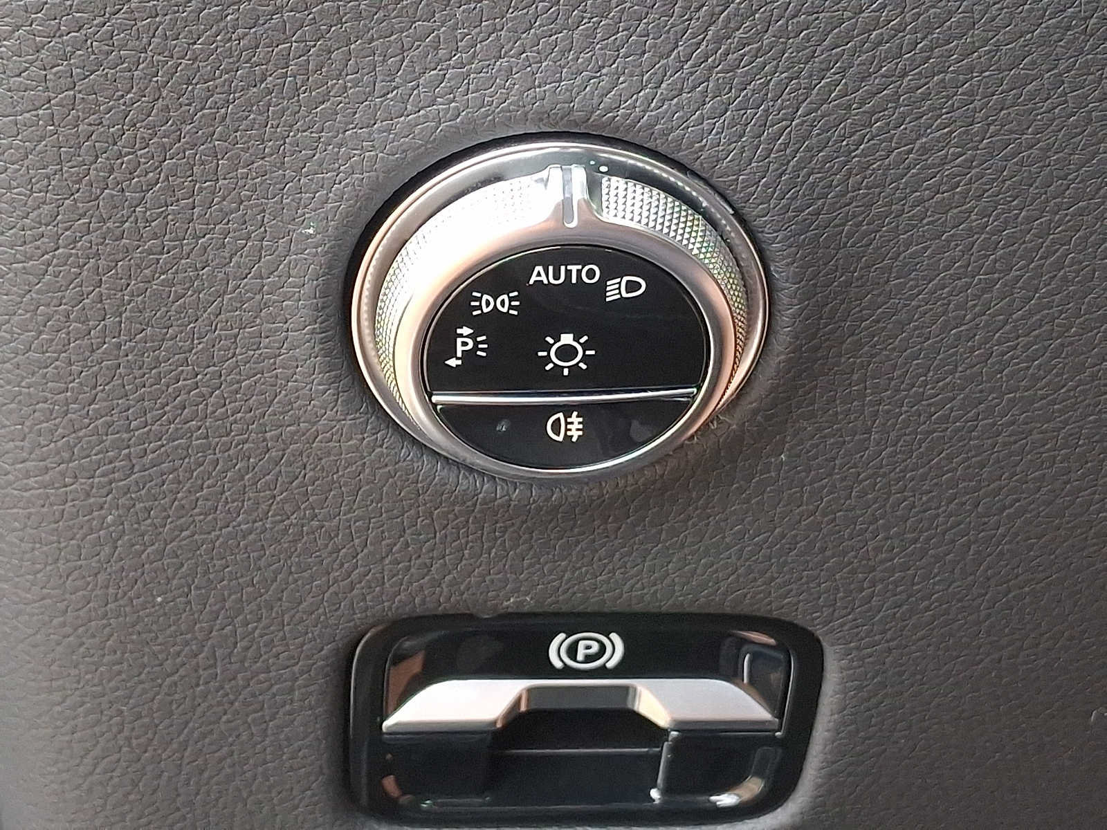 Used 2024 Mercedes-Benz GLC 300 4MATIC image 20