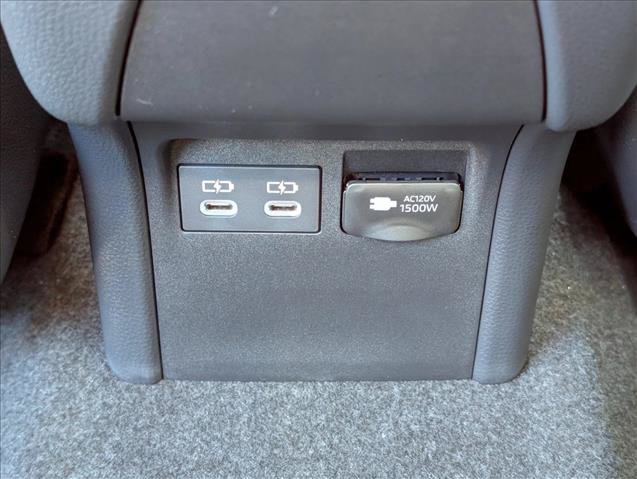 New 2026 Toyota Prius Plug-In Hybrid FWD image 11