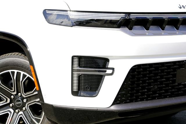 New 2026 Jeep Grand Wagoneer 2WD w/ Premium Group I image 3