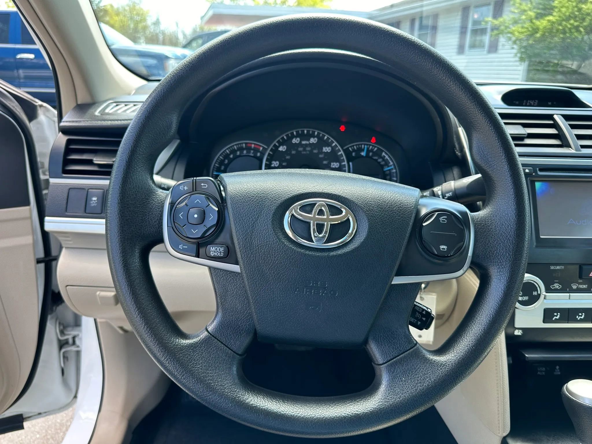 Used 2013 Toyota Camry LE FWD image 21