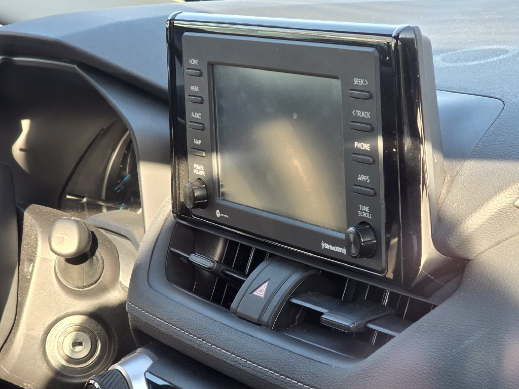 Used 2022 Toyota RAV4 LE AWD/4WD image 18