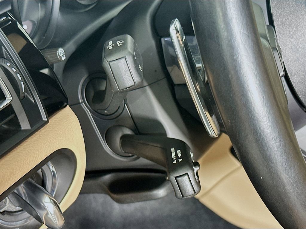 Certified 2022 Porsche Macan image 11