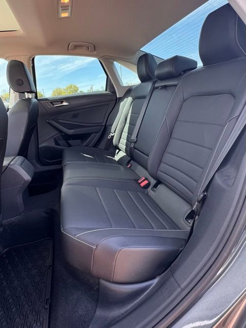 Used 2024 Volkswagen Jetta SE FWD image 11