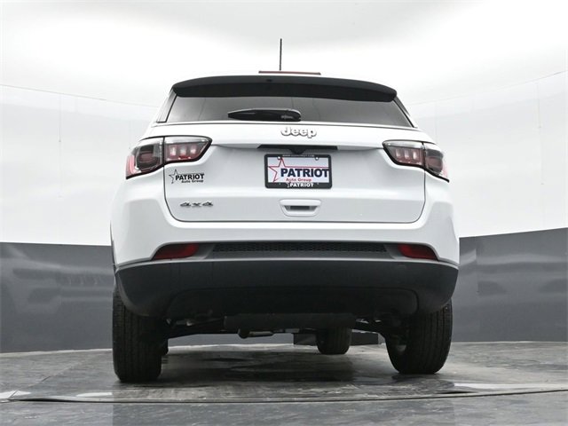 Used 2025 Jeep Compass Sport image 36