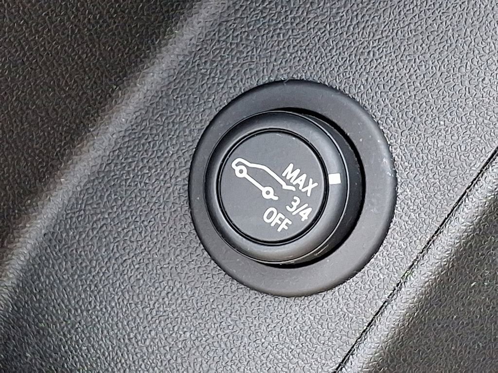 Used 2024 Chevrolet Equinox LT w/ LPO, Floor Liner Package FWD image 27